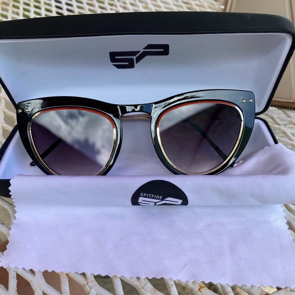 Spitfire black with gold sunglasses - Picture 3 of 5